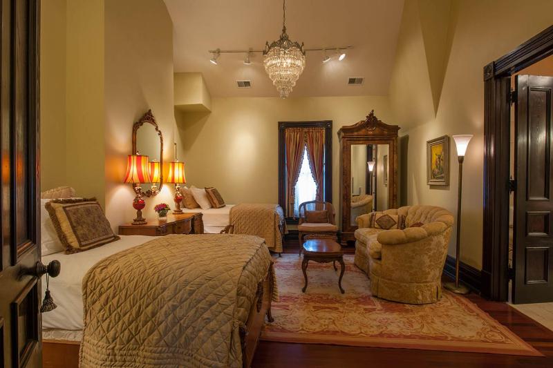 The Inn at 97 Winder - image 3