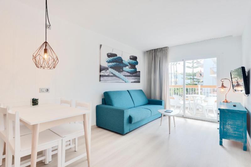 One-Bedroom Apartment image 1