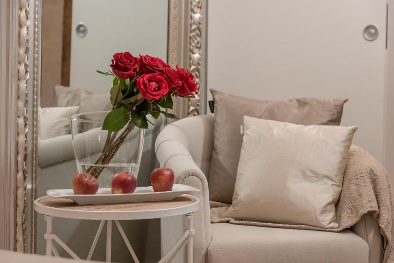 Double Room image 4