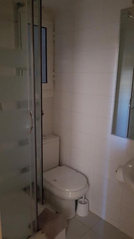 Double or Twin Room with Interior Balcony and with Private Bathroom image 3