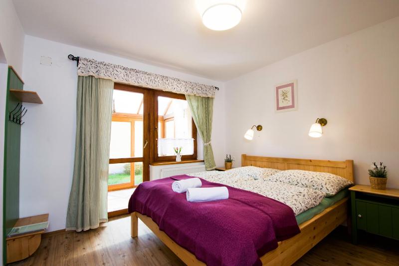 King Room with Garden View image 1