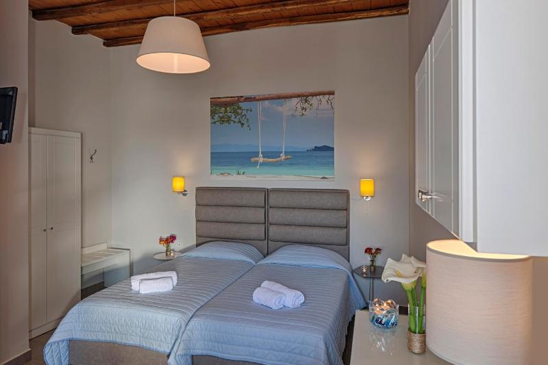 Double or Twin Room with Sea View image 3