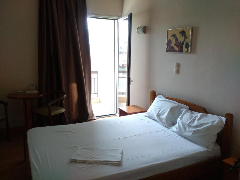 Double Room image 2