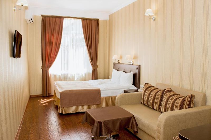 Standard Double or Twin Room image 3