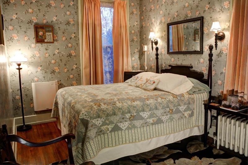 Deluxe Double Room image 2
