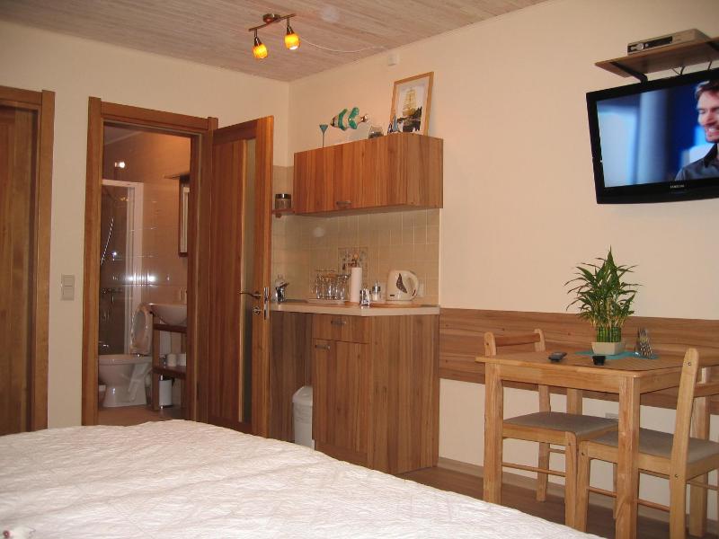 Double Room image 3