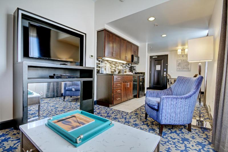 Two-Bedroom Suite image 2