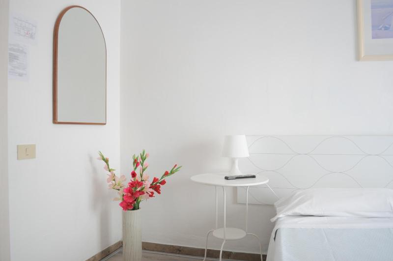 Deluxe Double Room image 1