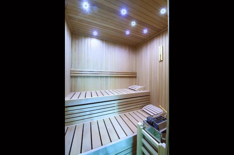 Superior Double or Twin Room with Private Spa Package image 3