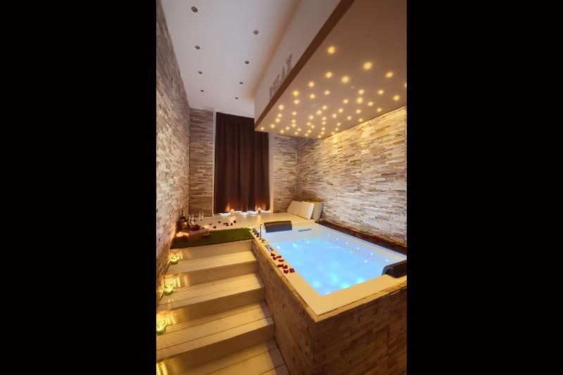 Superior Double or Twin Room with Private Spa Package image 4