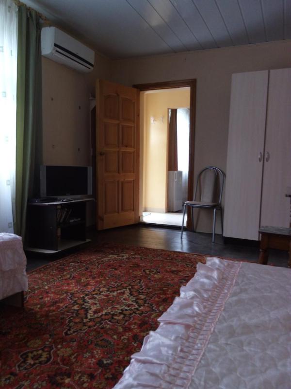 Studio Apartment image 2