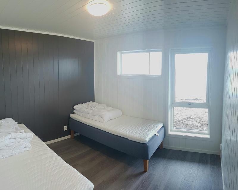 Four-Bedroom Apartment - Split Level image 4