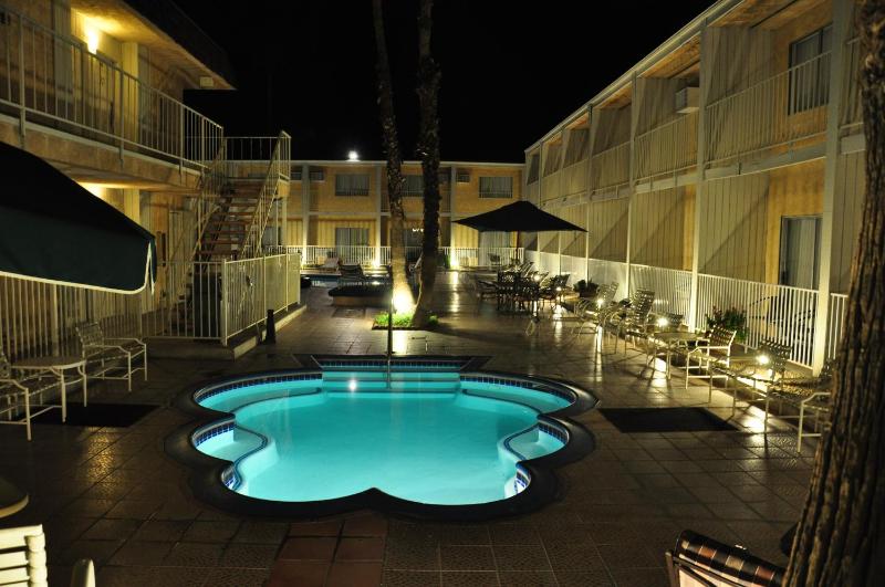 Delos Reyes Palm Springs - image 41