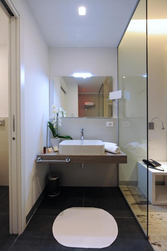 Junior Suite with Beach Access image 3