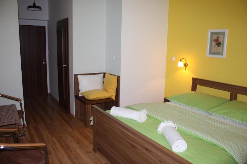 Double Room with Balcony image 2