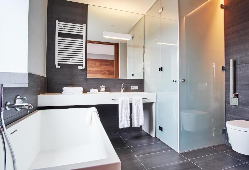 Deluxe Double Room image 2