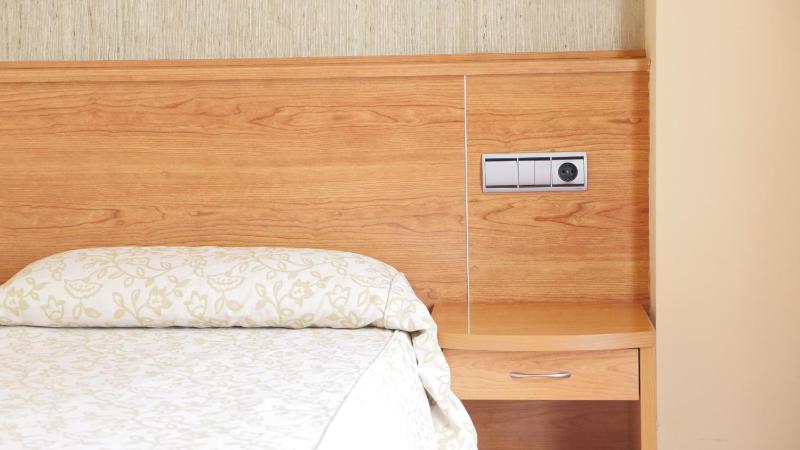 Single Room image 4