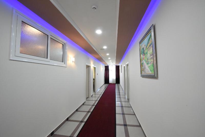 Double Room with Balcony image 2