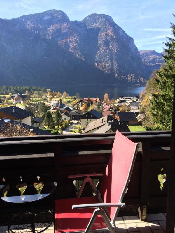 Two-Bedroom Apartment with Lake View (2-4 adults) image 1