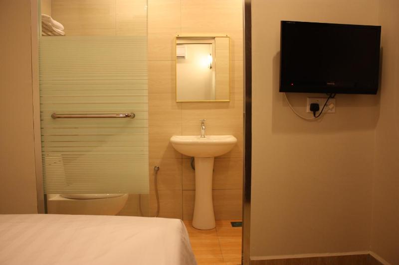 SE Hotel - image 11