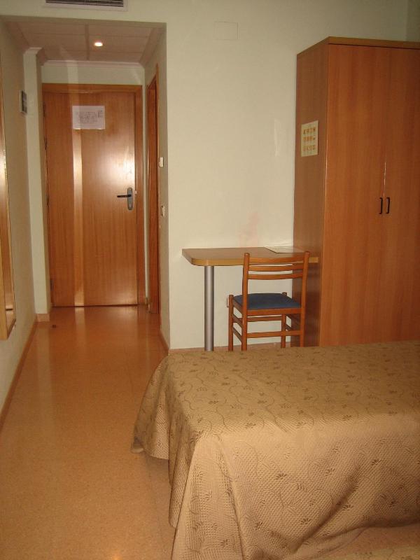 Double or Twin Room image 3