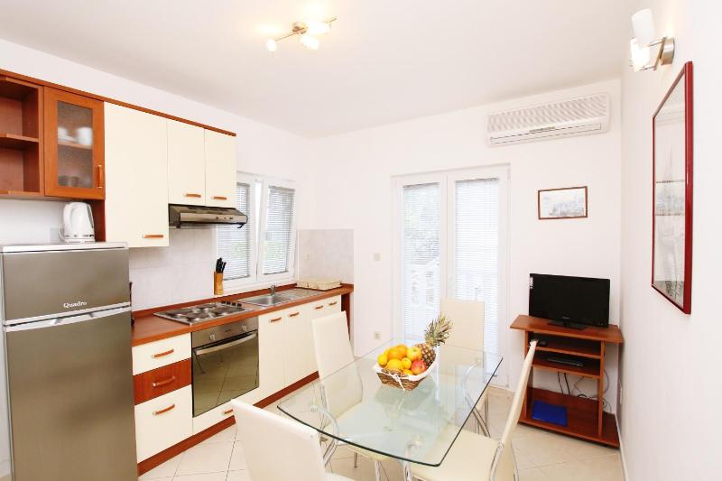 Apartment (2 Adults) image 2