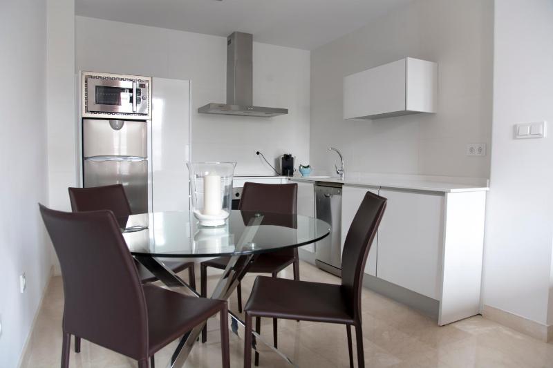 One-Bedroom Apartment image 3