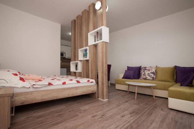Studio Apartment with Sea View image 4