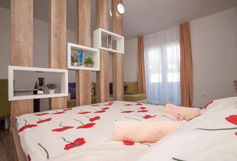 Studio Apartment with Sea View image 3