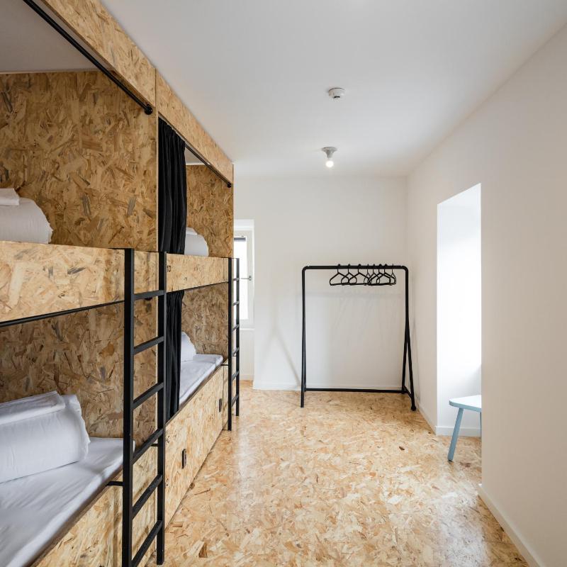 Bed in 4-Bed Mixed Dormitory Room with Shared Bathroom image 2