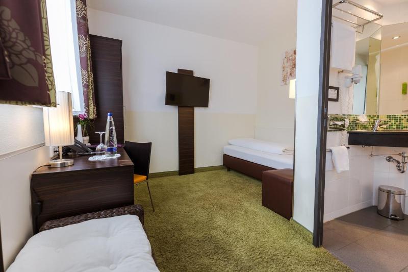 Economy Single Room image 3