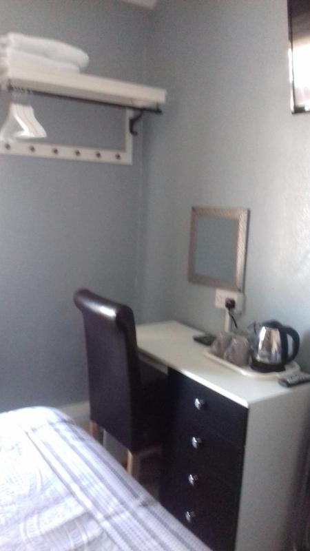 Double Room image 4