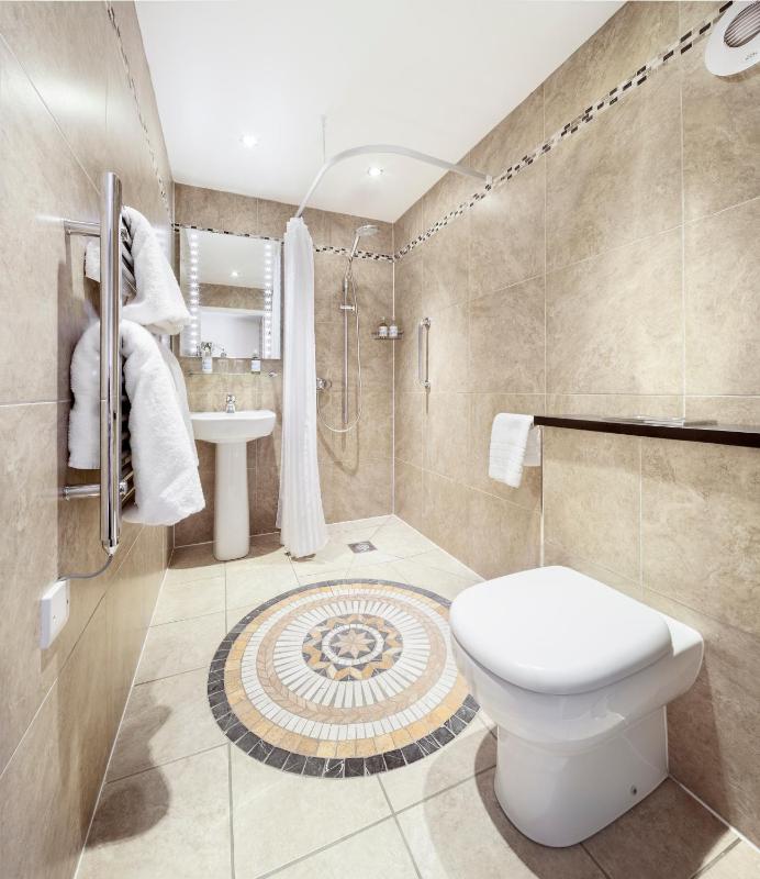 Double Room - Disability Access image 3
