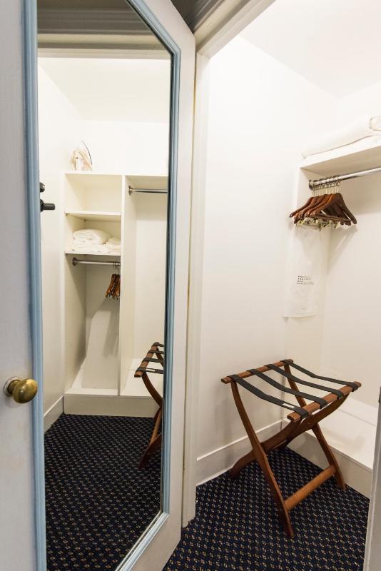 Superior Twin Room image 2