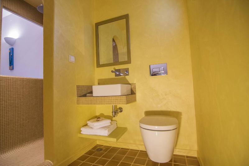Superior Double Room image 3