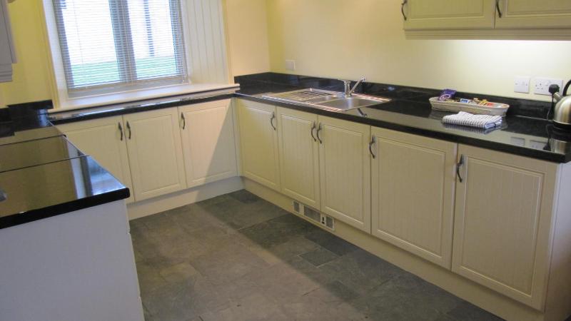 Two-Bedroom House image 4