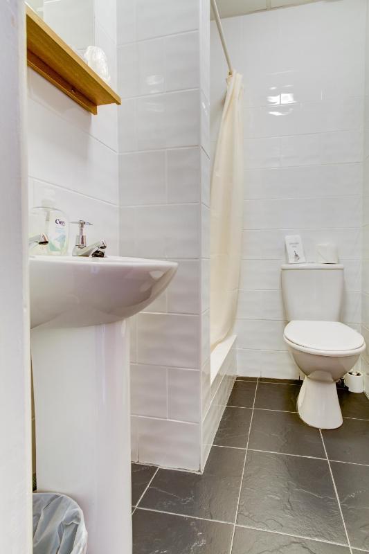 Double Room with Sea View image 3