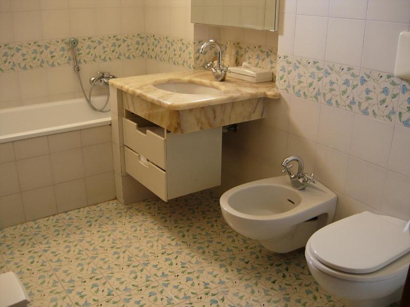 Double Room image 2