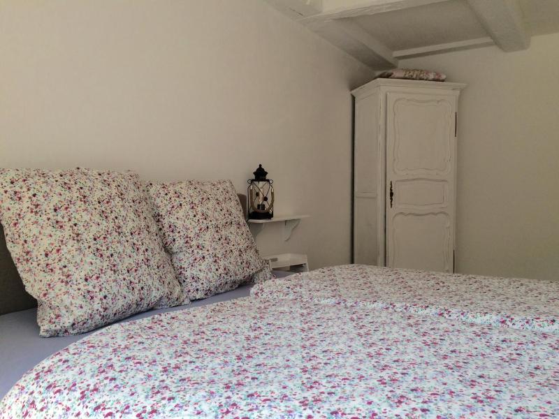 Standard Double Room image 4
