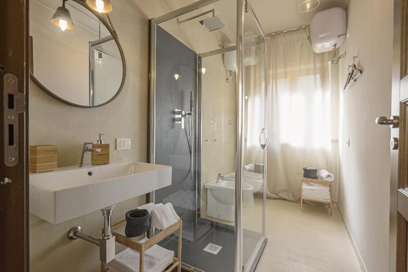 Junior Suite Quadruple Room image 2