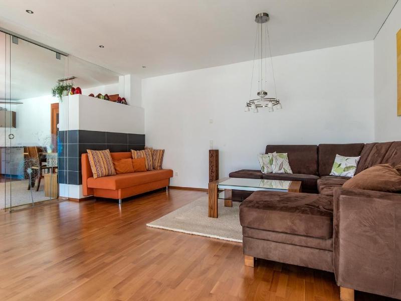 Apartment with Mountain View image 4