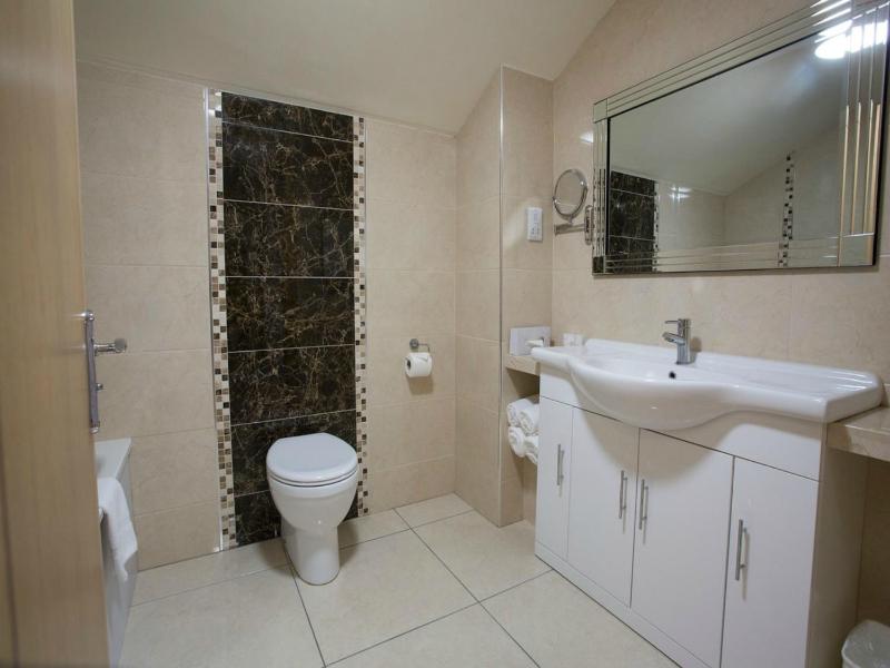 Single Room image 3