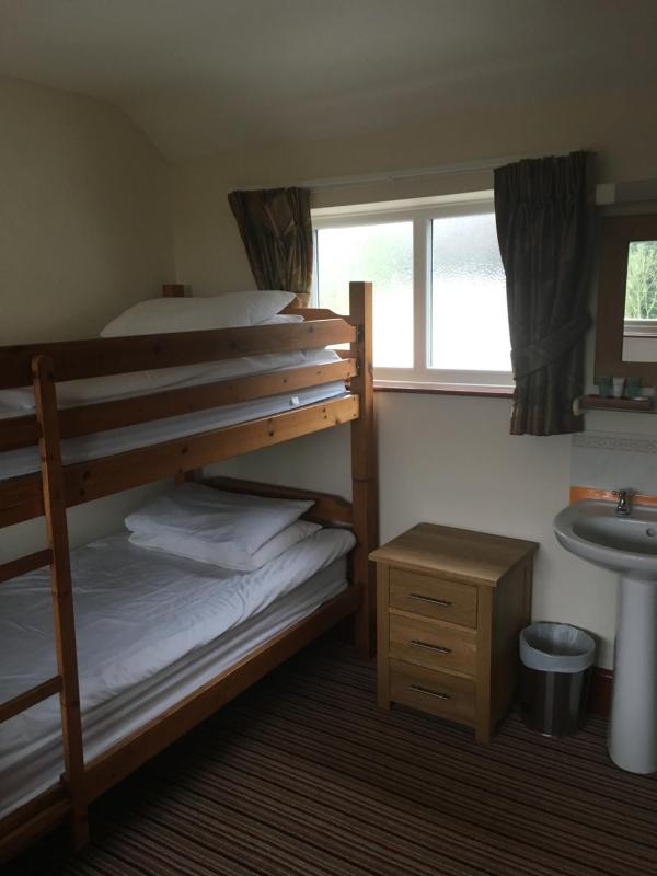 Two-Bedroom Suite image 4