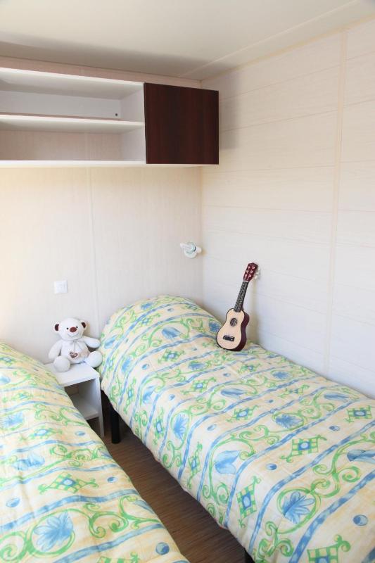 Mobile Home (4 Adults + 1 Child) image 1