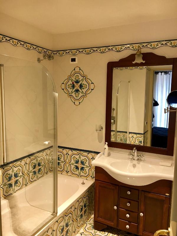 Superior Double Room image 1