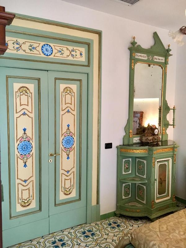 One-Bedroom Suite image 4