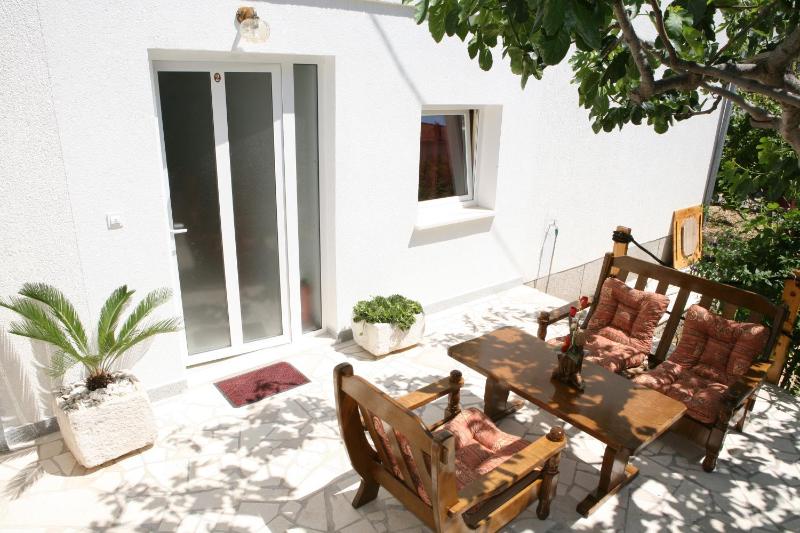 Apartment with Terrace image 4