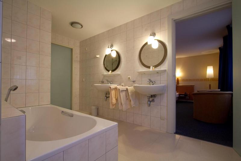 Comfort Double Room with Bath image 4