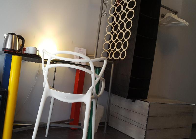 Double Room with Balcony image 4