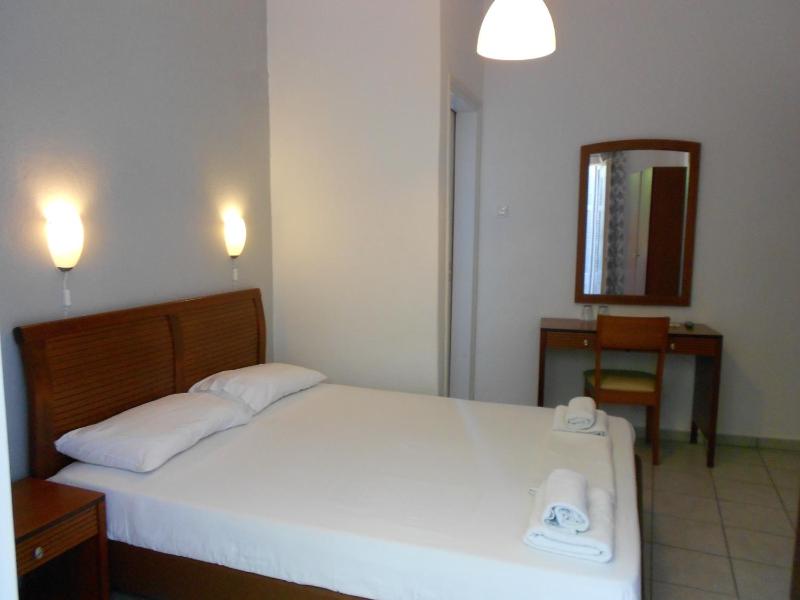 Economy Double or Twin Room image 3